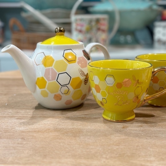 NWOT Paper Source Hello Honey Queen Bee Tea Set Bundle Collection, Set of 5 - Picture 4 of 16